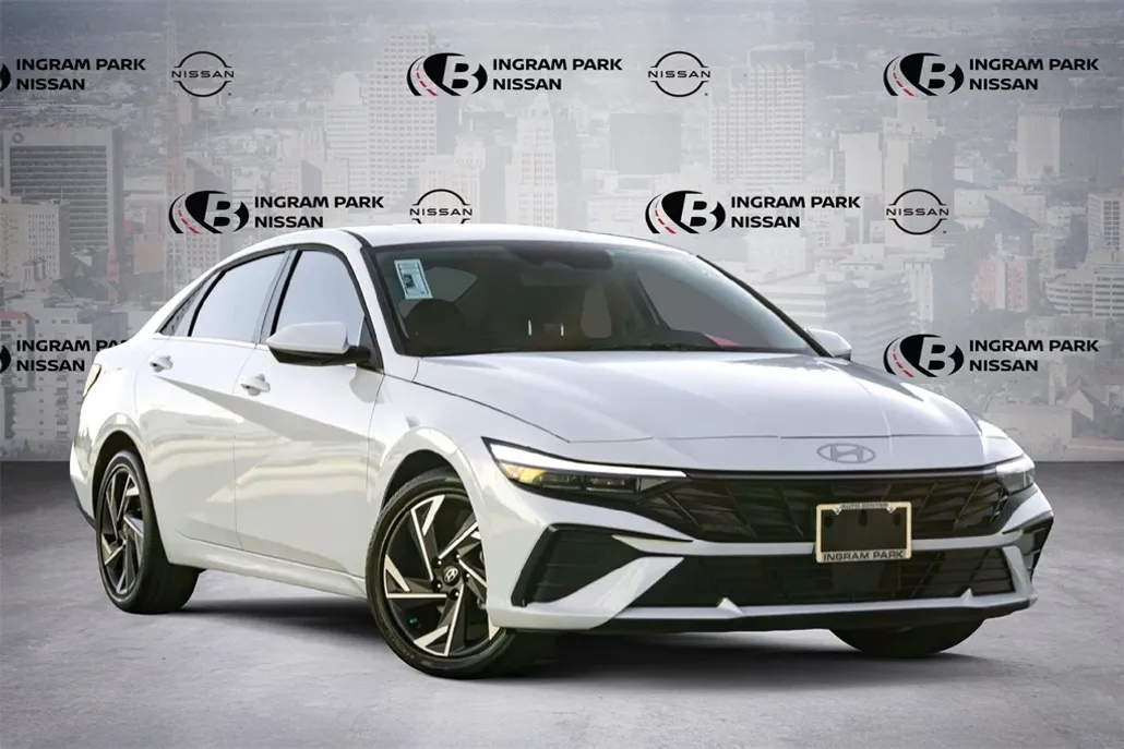 2025 Hyundai Elantra SEL Convenience photo 1