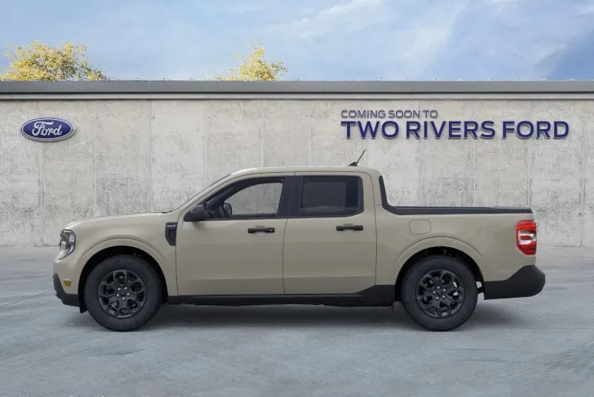 2025 Ford Maverick XLT photo 1