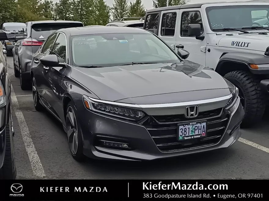 2020 Honda Accord Touring 2.0T photo 1