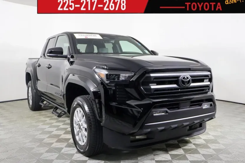 2025 Toyota Tacoma SR5 photo 1