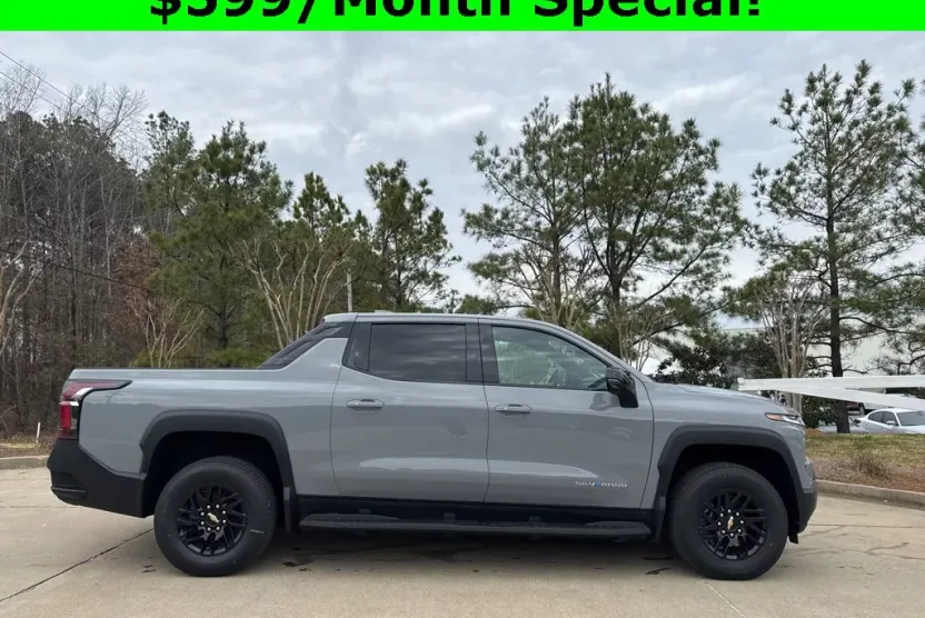 2025 Chevrolet Silverado EV LT photo 1