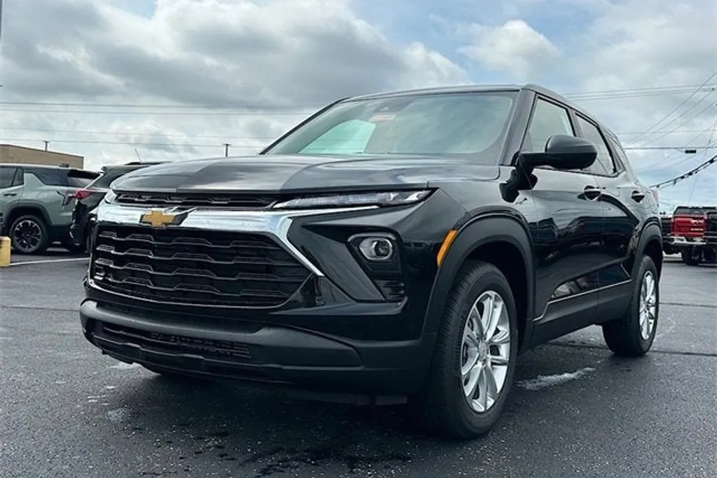 2026 Chevrolet Trailblazer LS photo 1