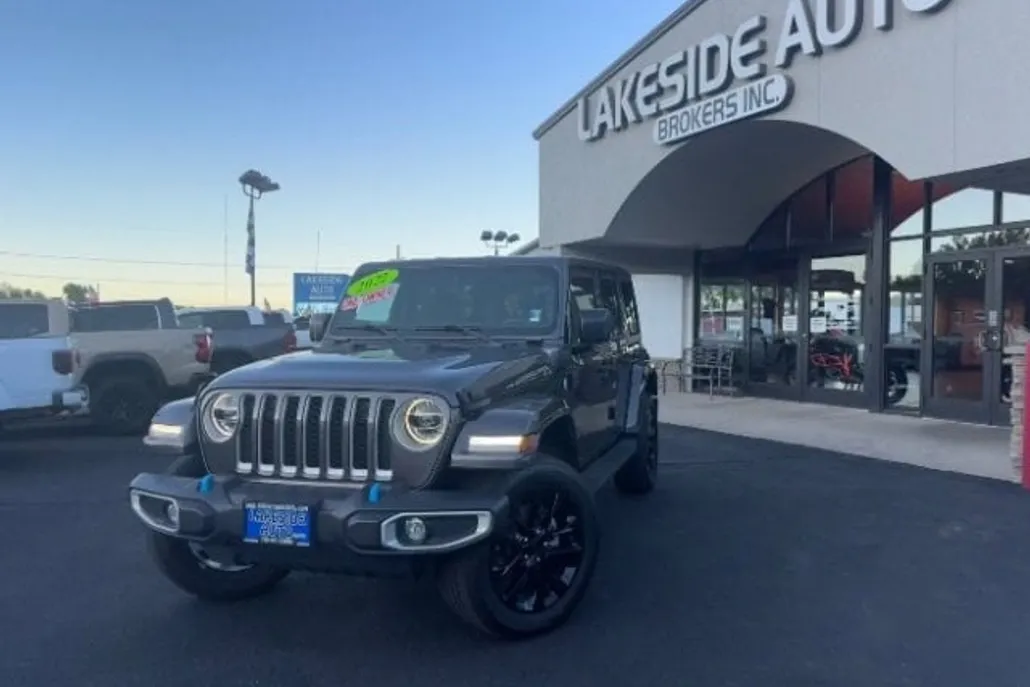 2022 Jeep Wrangler Unlimited Sahara 4xe photo 1