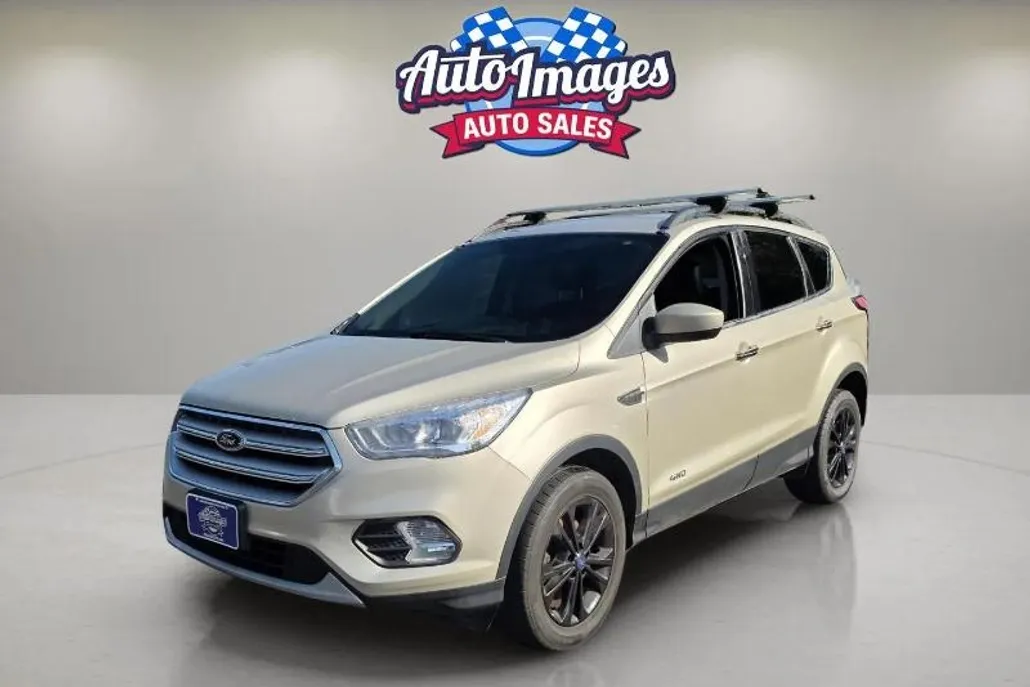 2018 Ford Escape SEL photo 1