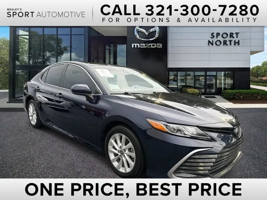2021 Toyota Camry LE photo 1