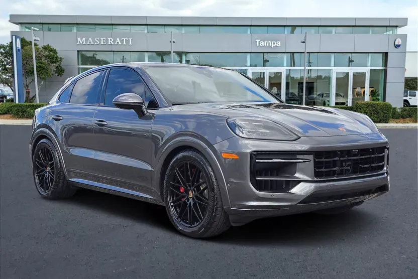 2025 Porsche Cayenne GTS photo 1
