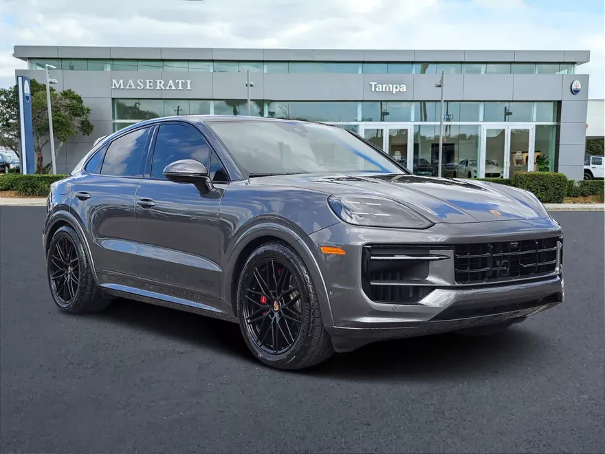 2025 Porsche Cayenne GTS photo 1