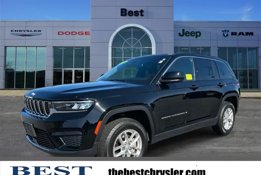 2024 Jeep Grand Cherokee Laredo photo 1