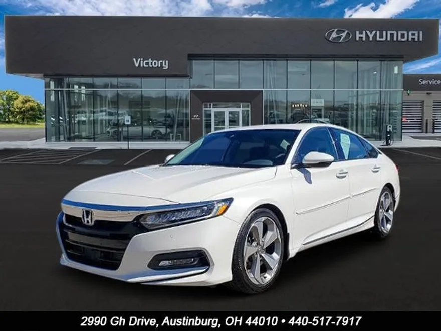 2019 Honda Accord Touring 2.0T photo 1
