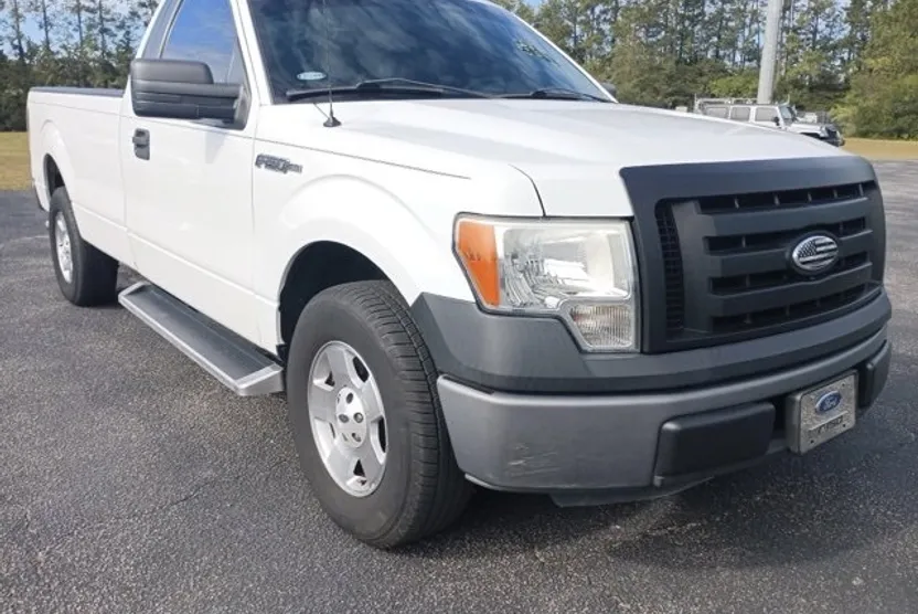 2013 Ford F-150 XL photo 1