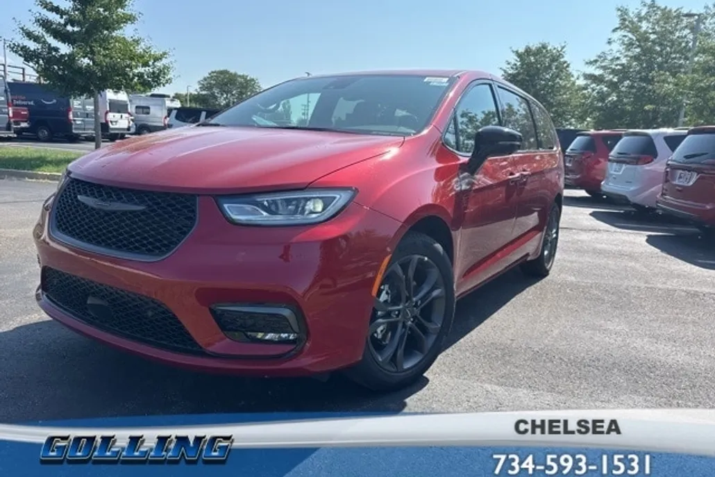 2026 Chrysler Pacifica photo 1