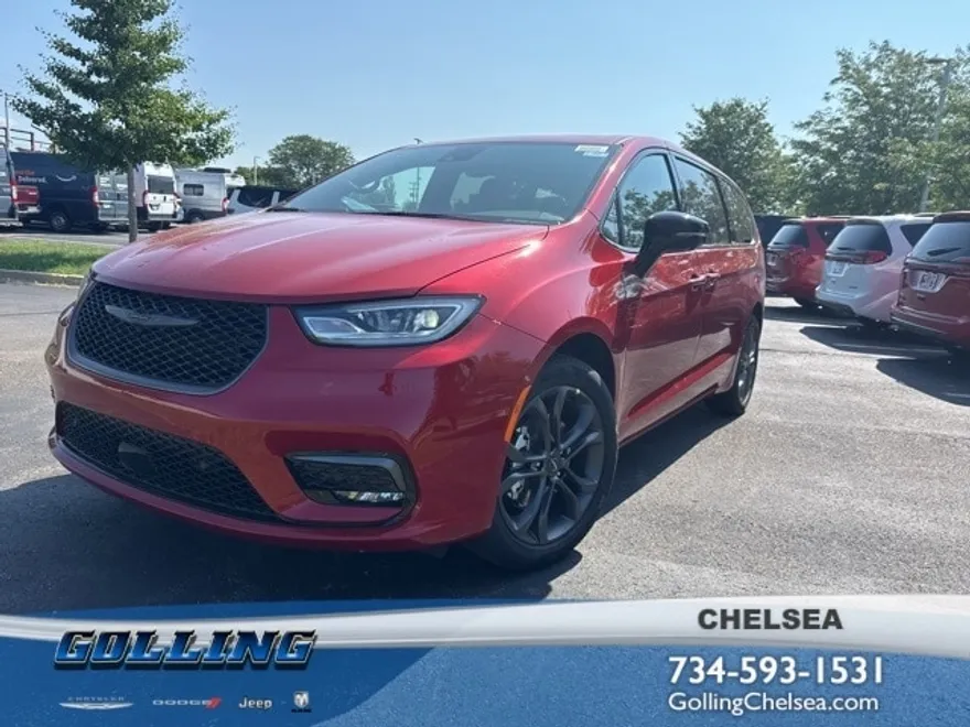 2026 Chrysler Pacifica photo 1