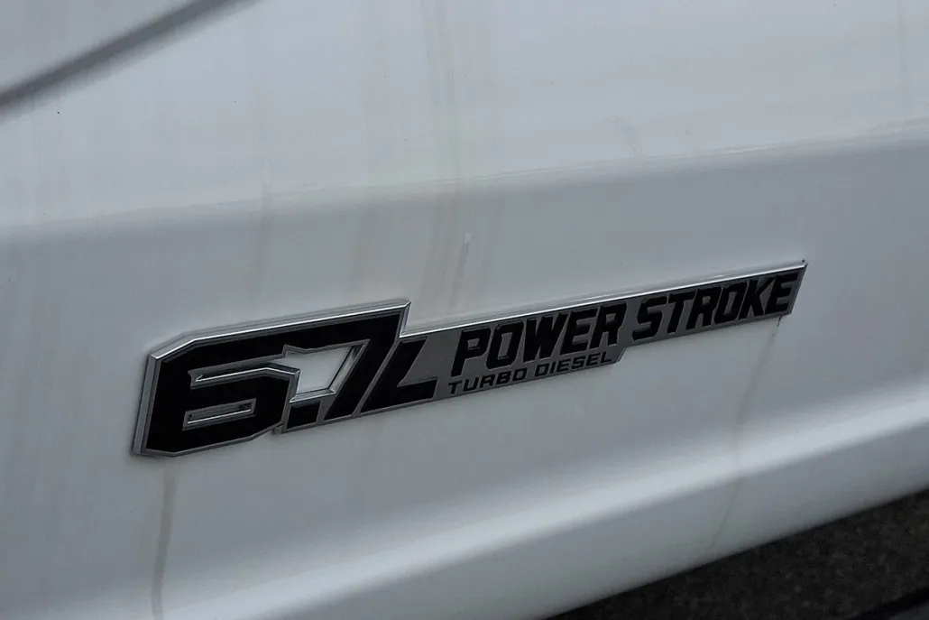 2024 Ford F-600 photo 1