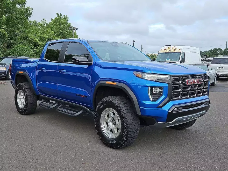 2024 Gmc Canyon AT4X photo 1