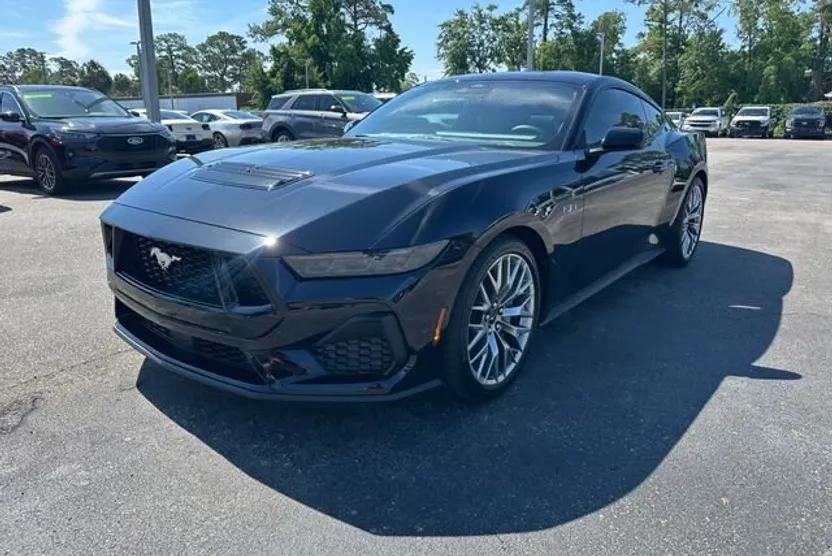 2025 Ford Mustang GT Premium photo 1