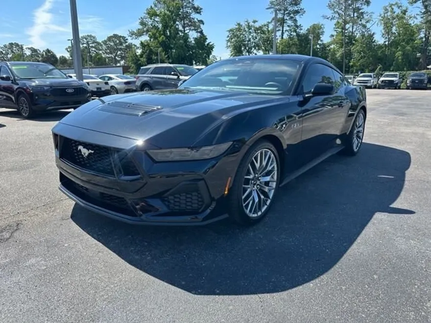 2025 Ford Mustang GT Premium photo 1