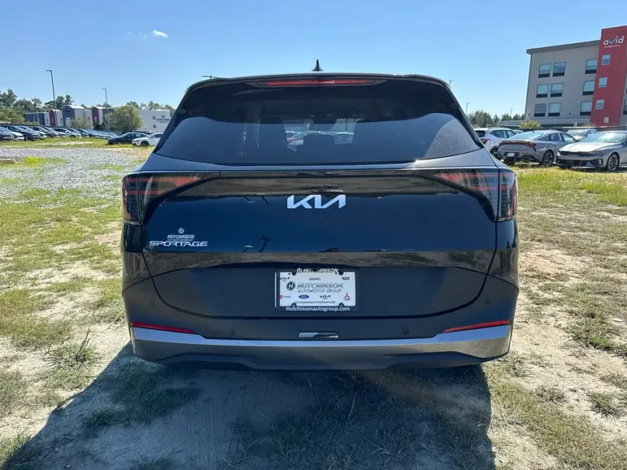 2026 Kia Sportage EX photo 1