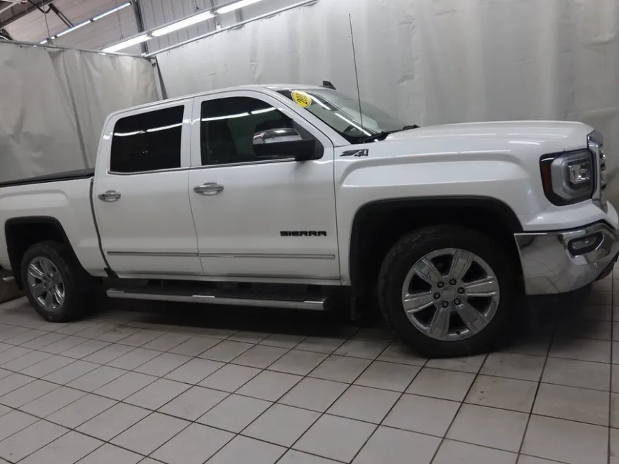 2017 Gmc Sierra 1500 SLT photo 1
