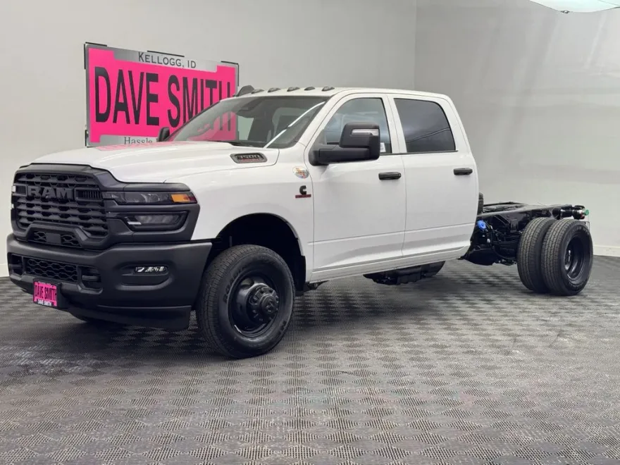 2025 Ram 3500 photo 1