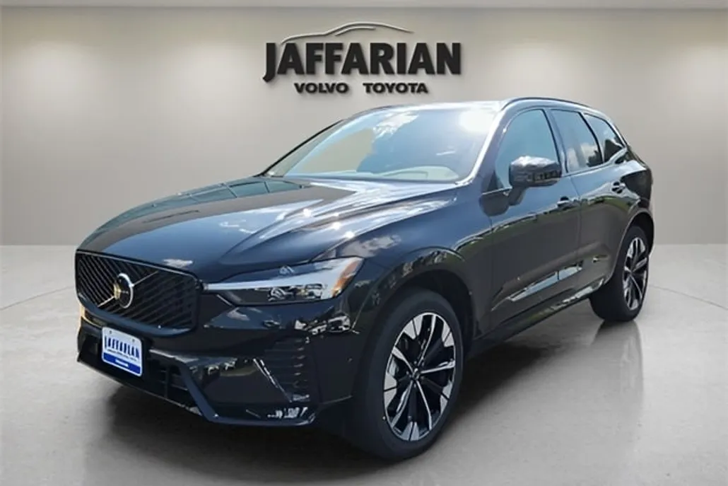 2026 Volvo XC60 B5 Plus photo 1