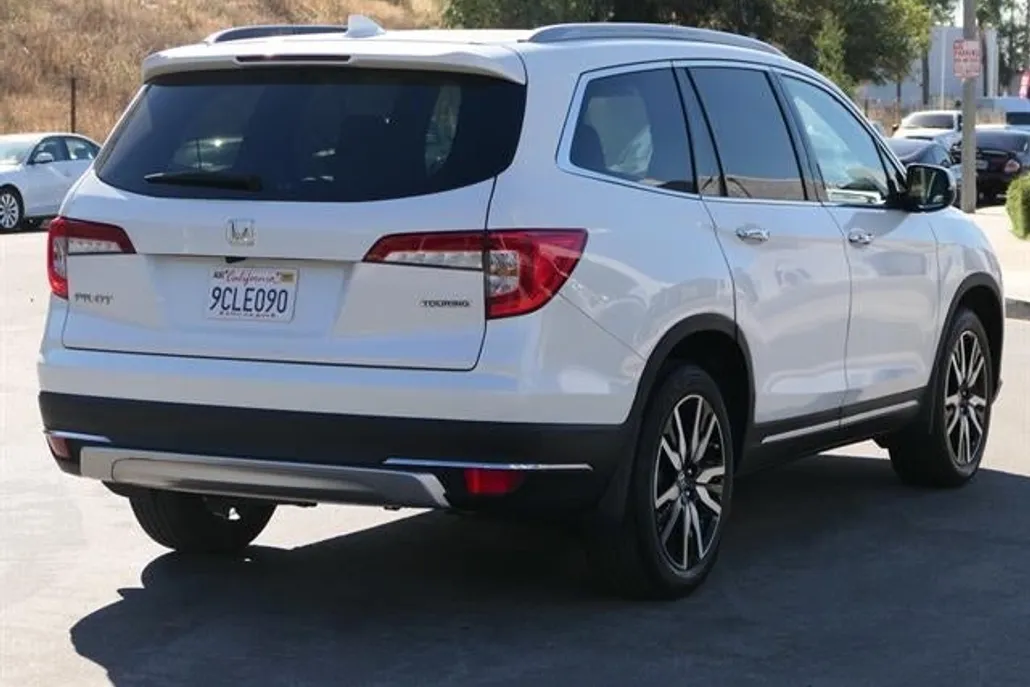2022 Honda Pilot Touring photo 1