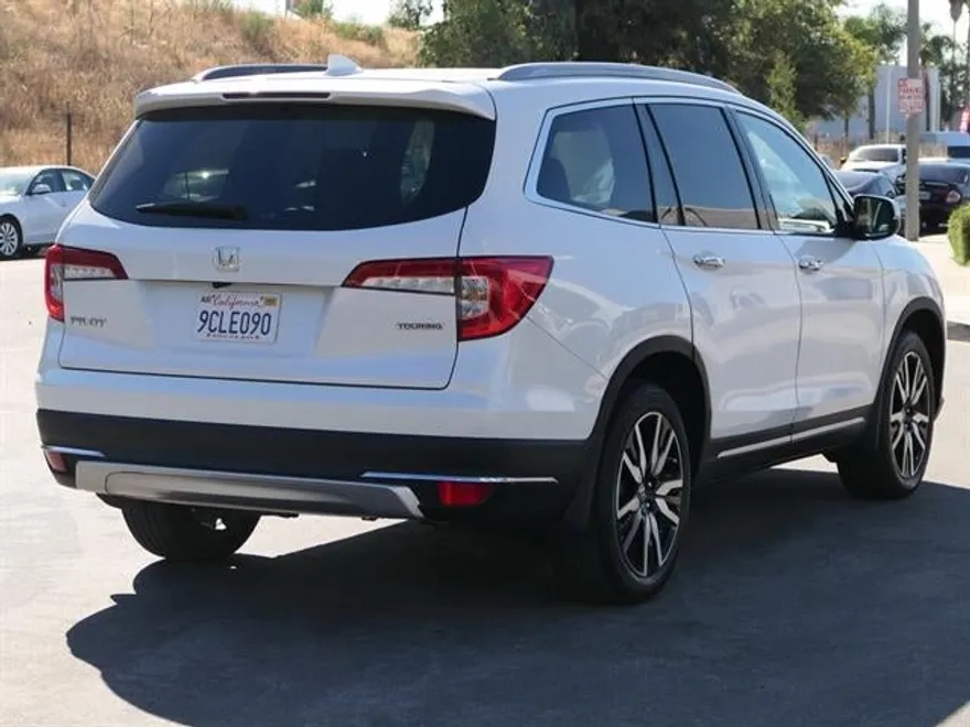 2022 Honda Pilot Touring photo 1