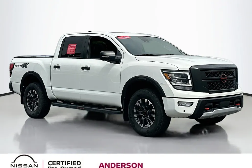 2024 Nissan Titan Crew Cab PRO-4X photo 1