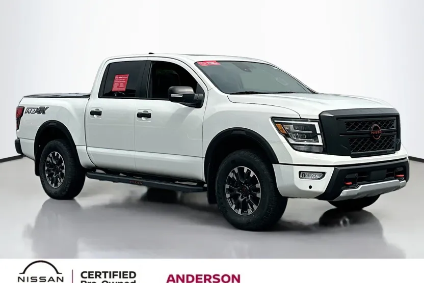 2024 Nissan Titan Crew Cab PRO-4X photo 1