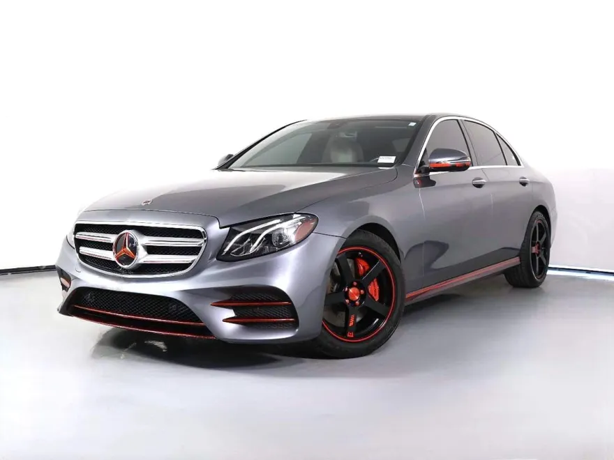 2019 Mercedes Benz E 300 photo 1