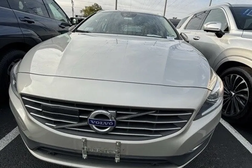 2017 Volvo V60 T5 AWD Platinum photo 1