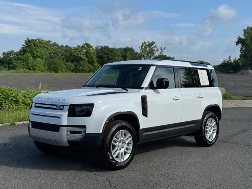 2025 Land Rover Defender 110 S photo 1