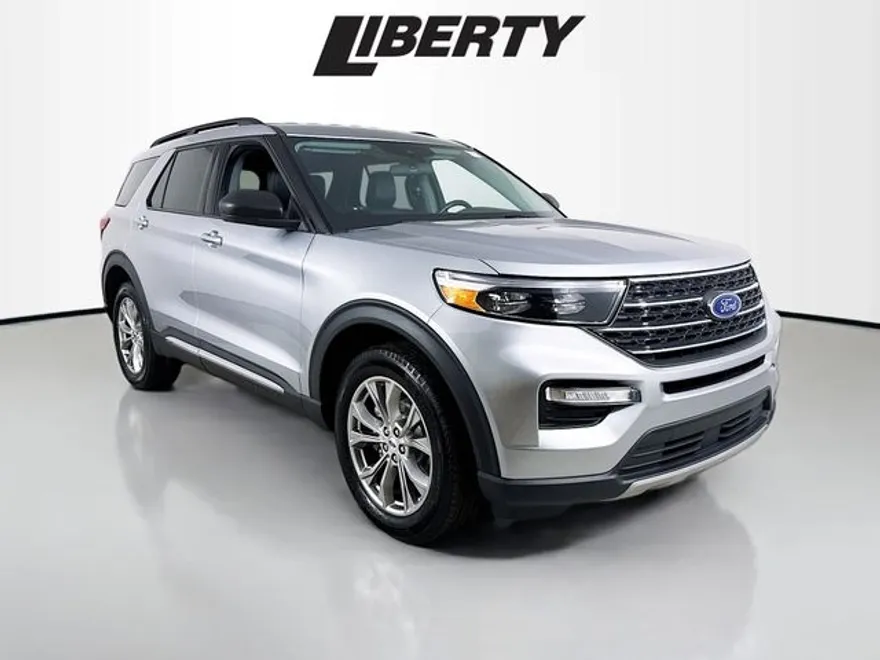 2022 Ford Explorer XLT photo 1