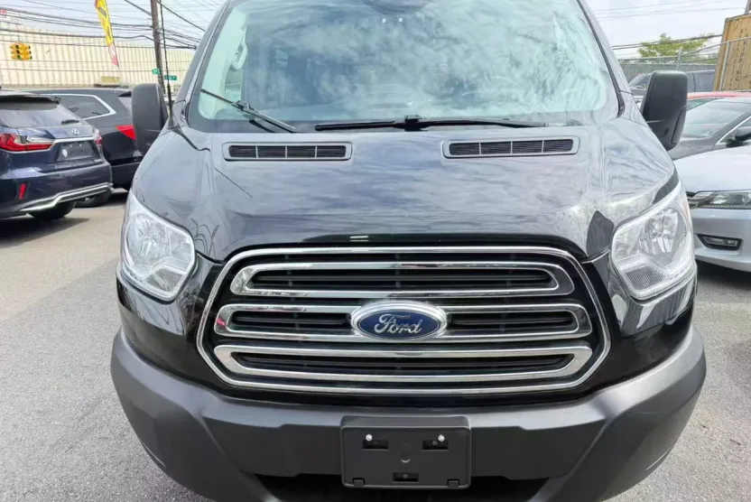 2019 Ford Transit XLT photo 1