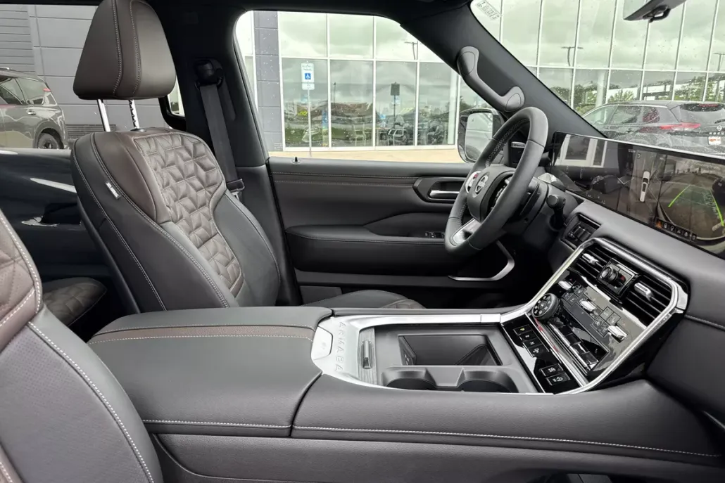 2025 Nissan Armada Platinum Reserve photo 1