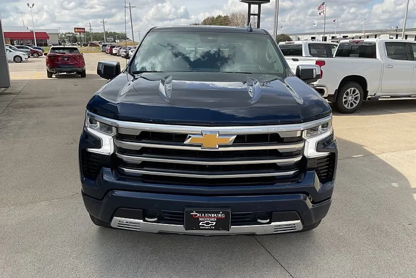 2023 Chevrolet Silverado 1500 High Country photo 1