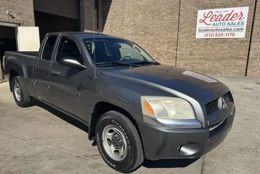 2007 Mitsubishi Raider LS photo 1