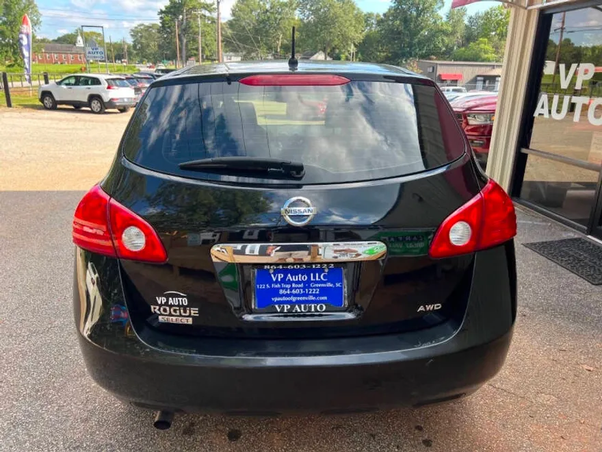 2014 Nissan Rogue Select S photo 1