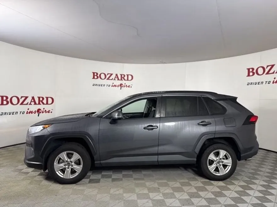 2019 Toyota RAV4 XLE photo 1
