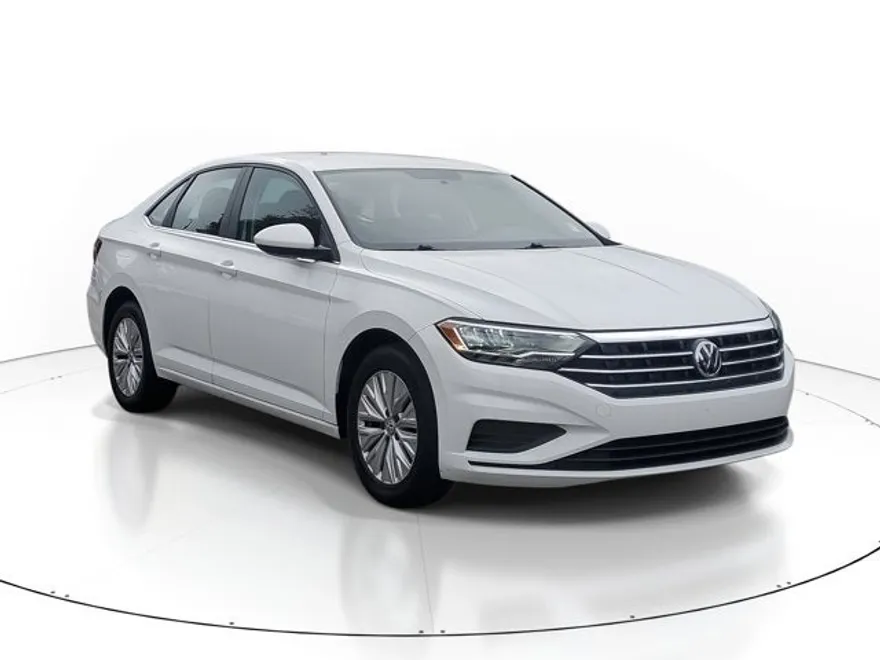 2019 Volkswagen Jetta R-Line photo 1