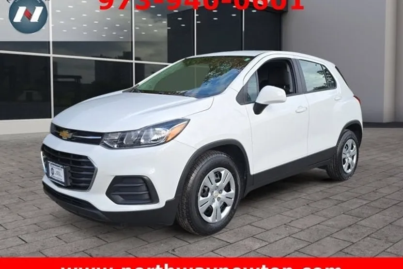 2018 Chevrolet Trax LS photo 1