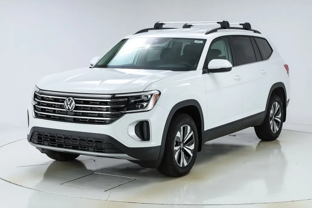 2025 Volkswagen Atlas SE photo 1