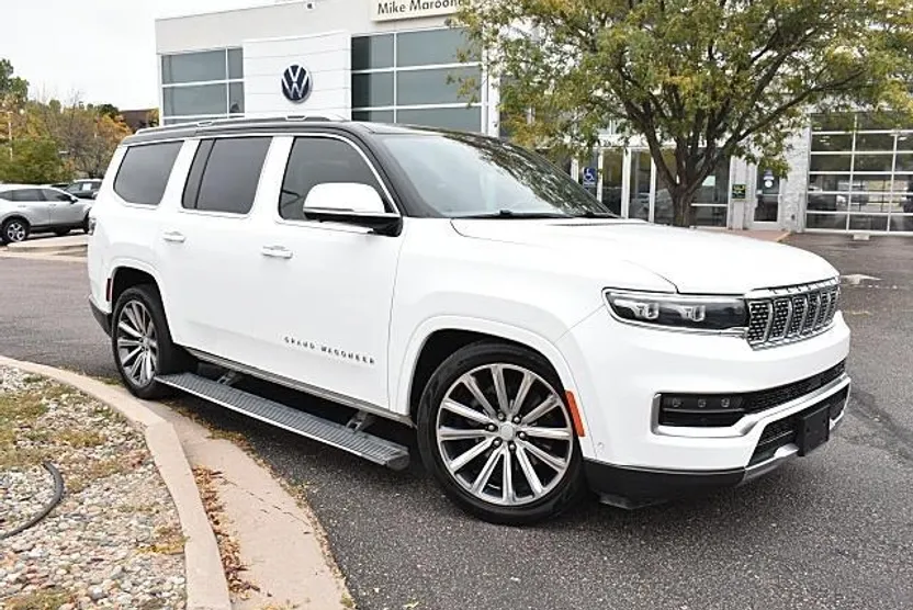 2022 Jeep Grand Wagoneer II photo 1