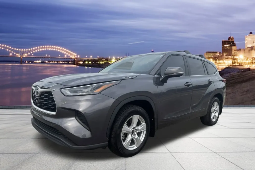 2023 Toyota Highlander L photo 1