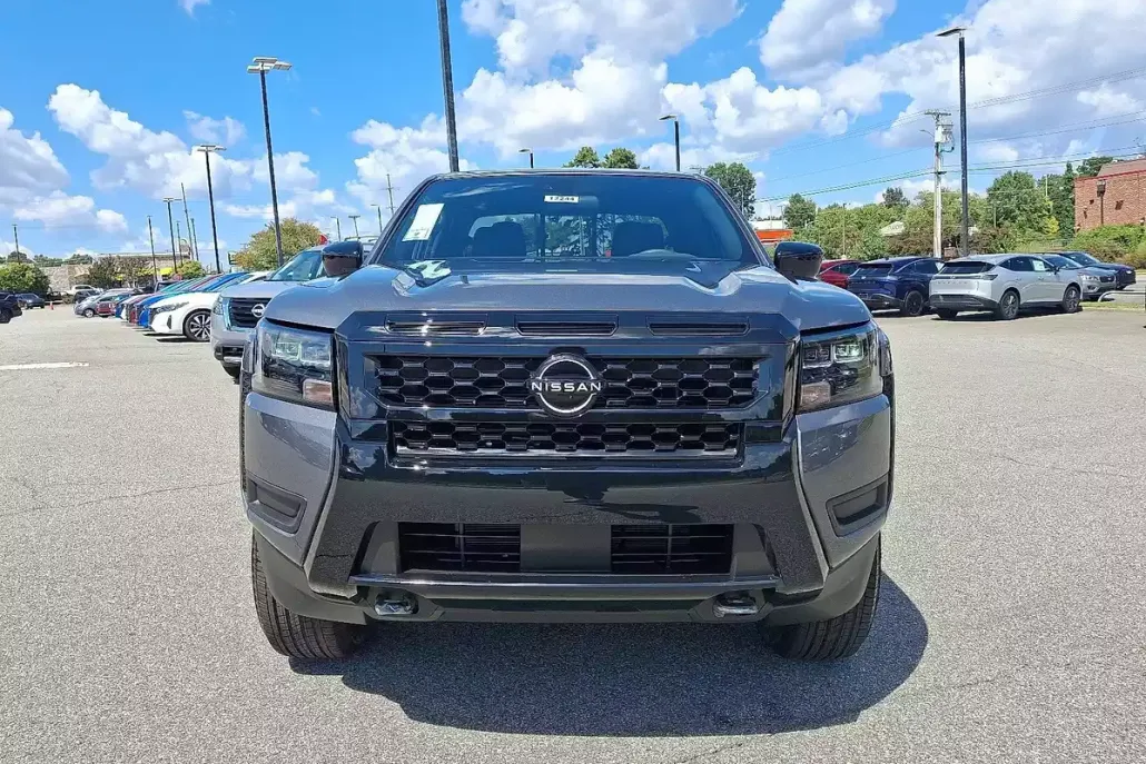 2026 Nissan Frontier Crew Cab SV photo 1