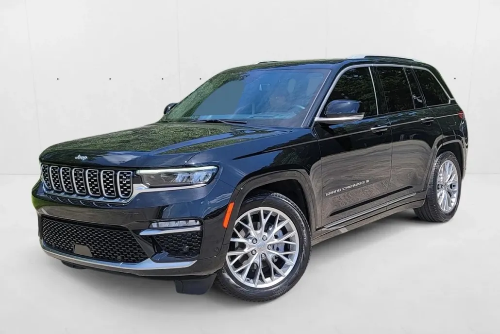 2023 Jeep Grand Cherokee Summit Sport photo 1