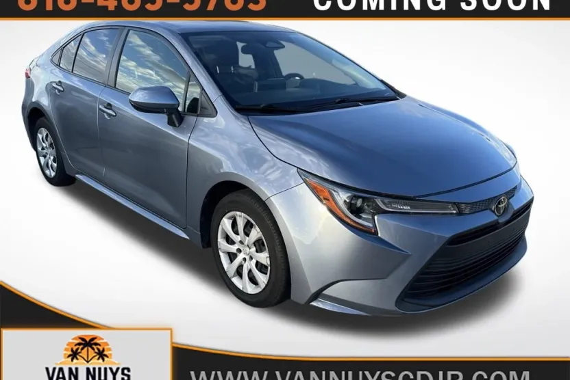 2023 Toyota Corolla LE photo 1