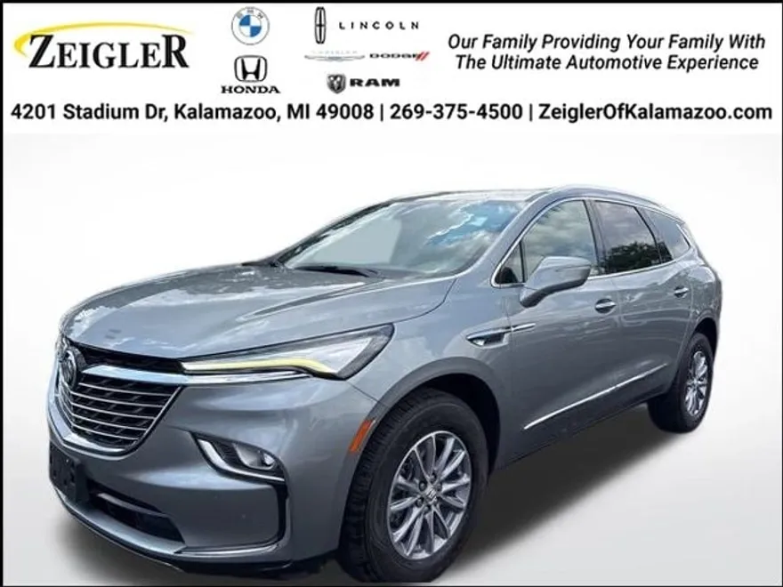 2023 Buick Enclave Essence photo 1