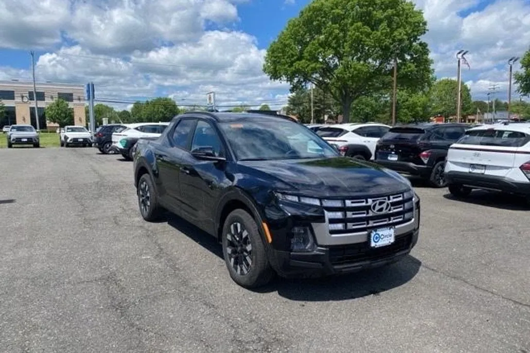 2025 Hyundai Santa Cruz SEL Activity photo 1