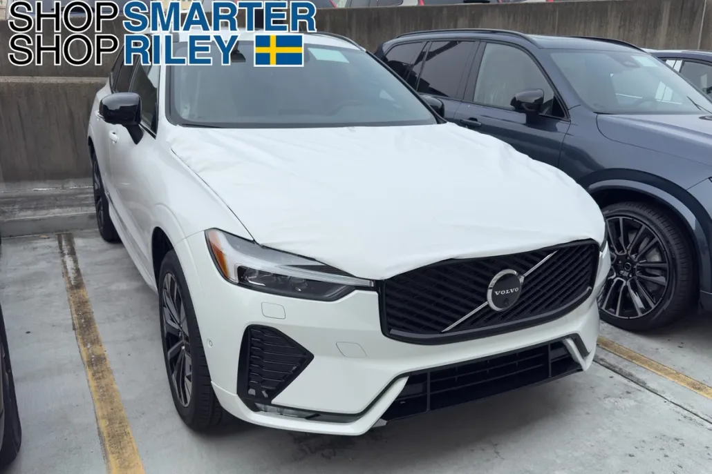 2026 Volvo XC60 B5 Plus photo 1