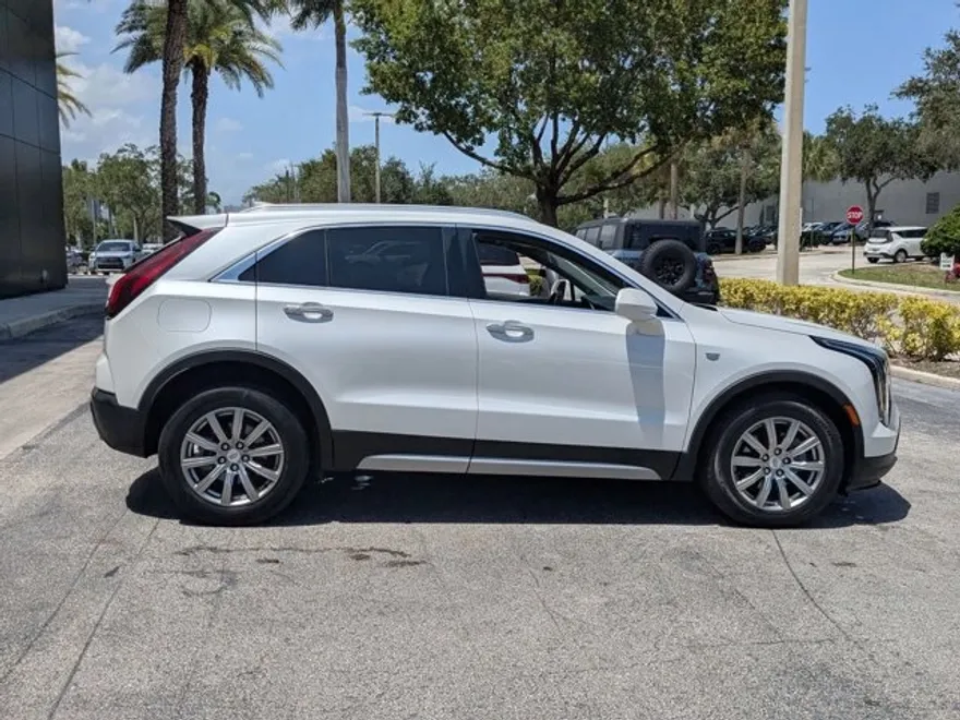 2020 Cadillac XT4 Premium Luxury photo 1